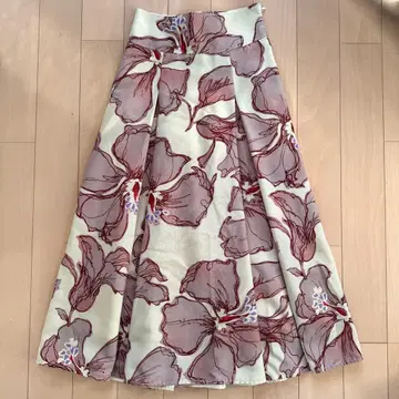 FRAY I.D 하이웨스트 백리본 플라워 스커트