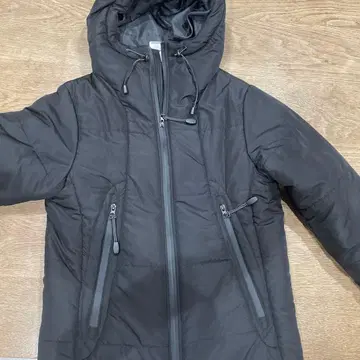 블랙 다운 자켓 후드 부착