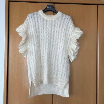 시클라스 프릴 소매 케이블 짜임 니트 베스트