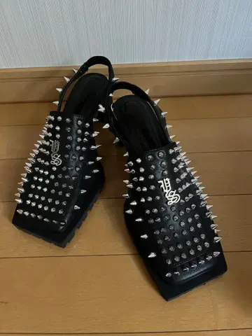 YELLO 스파이크 블랙 샌들 M 새상품