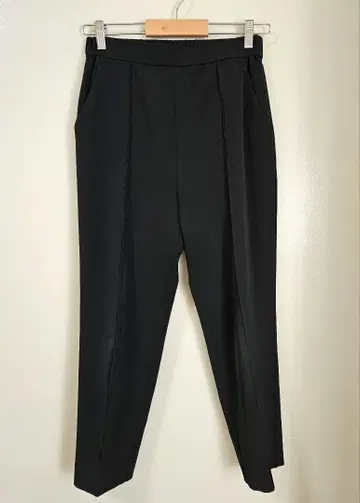 yori 세레모니 핀턱 팬츠 블랙