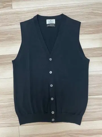 [남성용 EDIFICE 새상품급] 사이즈 46 블랙 베스트