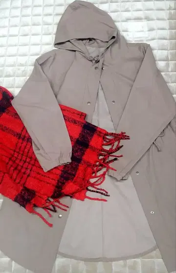 후드 부착 베이지 점퍼 M 사이즈 [ 새상품급 ]