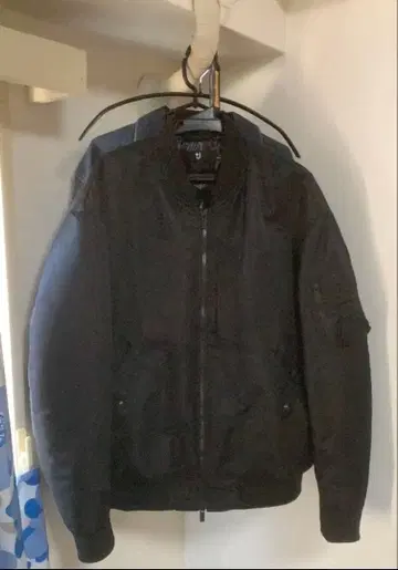 유니클로 +j 하이브리드 다운 오버 사이즈 MA-1 블루종 블랙