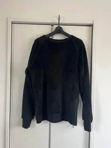 EN ROUTE 블랙 플리스 풀오버