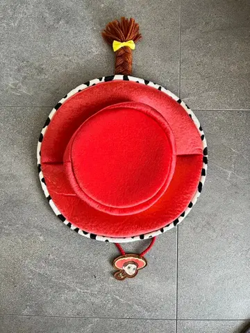 토이스토리 제시 빨간색 모자 트위스트 캐릭터 디즈니 팬캡 새상품급