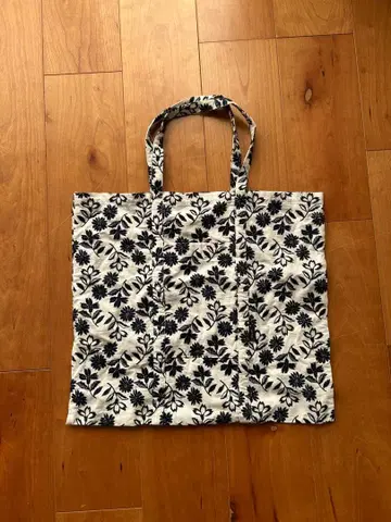 카마쿠라 take off 자수 꽃무늬 토트백 화이트 네이비