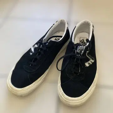VANS 블랙 스웨이드 스니커즈