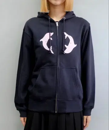 labyrinth 돌고래 프린트 네이비 후드티