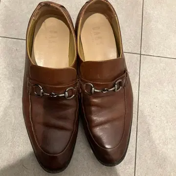 DAKS 브라운 가죽 로퍼