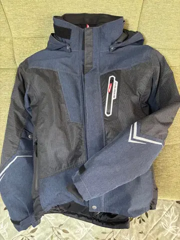 워크맨 이지스 360 네이비 후드 부착 새상품급 중고