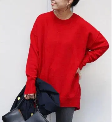 저널 스탠다드 빨간색 스웨터