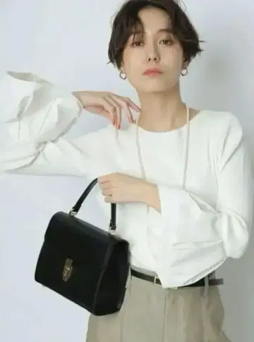 알페쥬 Arpege story 벨 슬리브 니트 블랙 M 사이즈