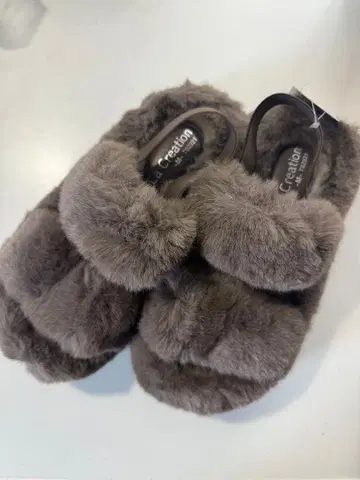 [새상품] 시마무라 브라운 퍼 샌들 M 사이즈