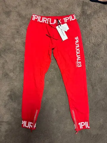 [ 새상품 미사용 ] 1PIUGUALE3 빨간색 스웨트 팬츠 조거 팬츠