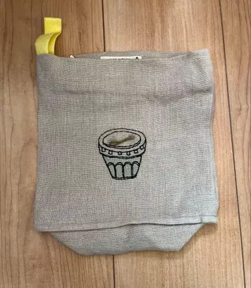 [ 새상품 미사용 ] 미나 페르호넨 x 로미유니 파우치