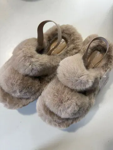 [ 새상품 ] 시마무라 베이지 퍼 샌들 M 사이즈