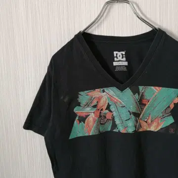 DC 반팔 V넥 티셔츠