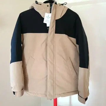 새상품 유나이티드 애로우즈 방수 후드 부착 패딩 자켓 베이지 38
