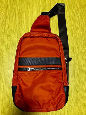 오렌지 나일론 슬링백