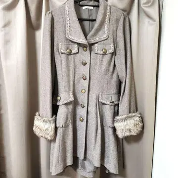 Axes famme 엑시즈팜 코트 베이지