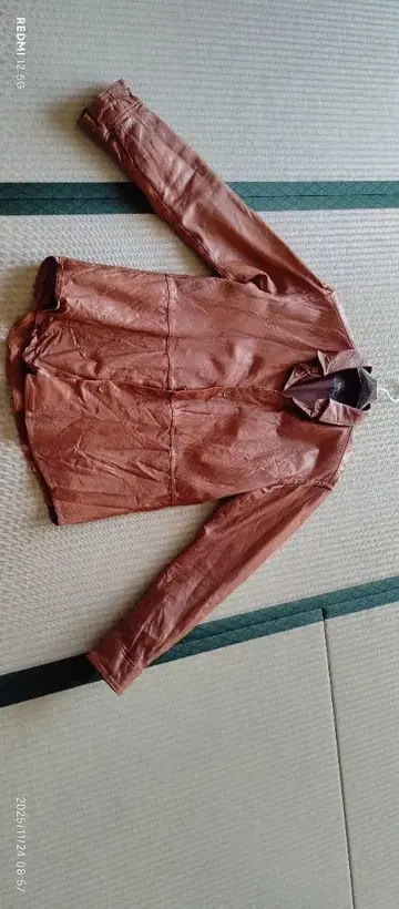 브라운 가죽 긴팔 셔츠