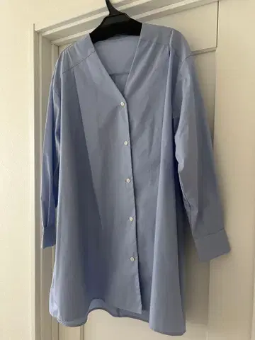 새상품 nano u 라이트 블루 V넥 셔츠 긴팔