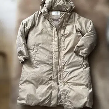 NATURAL BEAUTY BASIC 후드 부착 다운 자켓