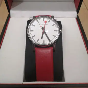 MONDAINE 아날로그 손목시계 레드