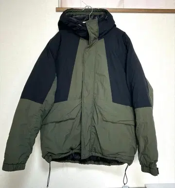 올리브 그린 블랙 후드 부착 다운 자켓