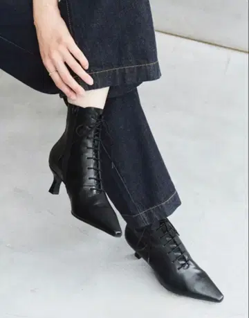 르 탈롱 Le Talon 레이스업 숏부츠