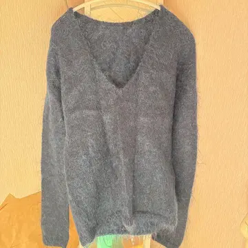 미스터 할리우드 다크 그레이 V넥 모헤어풍 스웨터