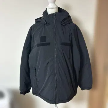 [ 새상품 ] 블랙 후드 부착 다운 자켓