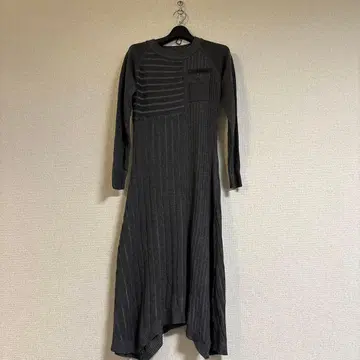 AVIREX 다크 그레이 니트 원피스