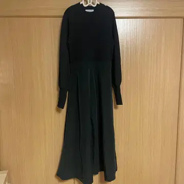 새상품급 OPARUE.CLIP 고급 긴팔 니트 절개 롱 기장 원피스 수험