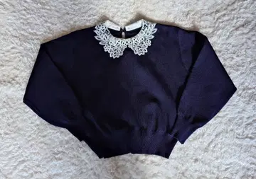 그린 라벨 릴랙싱 레이스 카라 부착 니트 풀오버