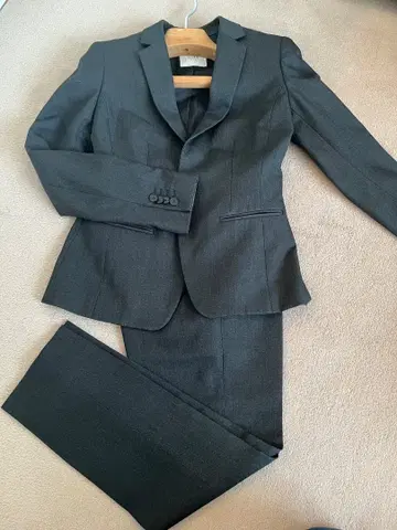 UMA ESTNATION 다크 그레이 수트 셋업