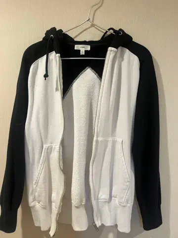 HYKE 후드티 블랙/화이트 사이즈 1