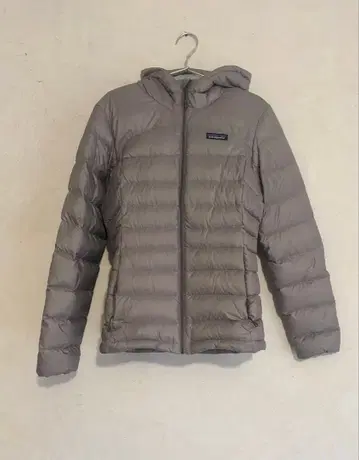 Patagonia 그레이 다운 자켓 후드 부착