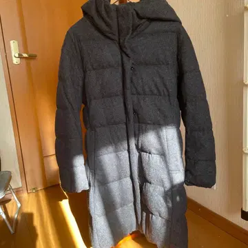 유니클로 그레이 후드 부착 다운 자켓 L 사이즈