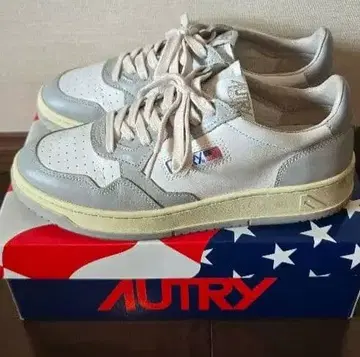 AUTRY 오토리 스니커즈 화이트/그레이