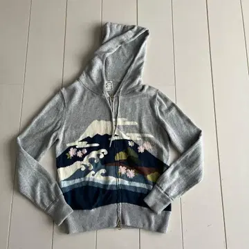 케이타 마루야마의 후드티