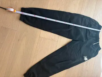 New Balance 블랙 스웨트 팬츠