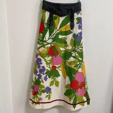 베티즈 블루 후르츠 꽃 스커트