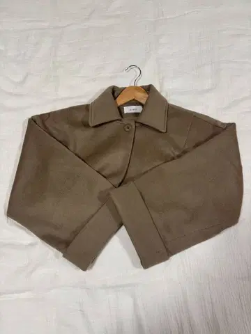 aphi 브라운 크롭 자켓