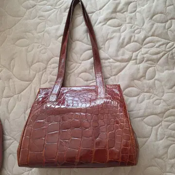 브라운 가죽 크로커다일 패턴 토트백