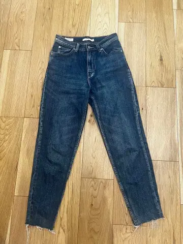 Levi's 맘진 25인치