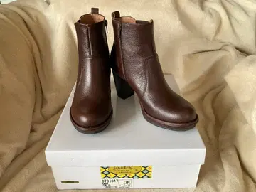 브라운 가죽 부츠