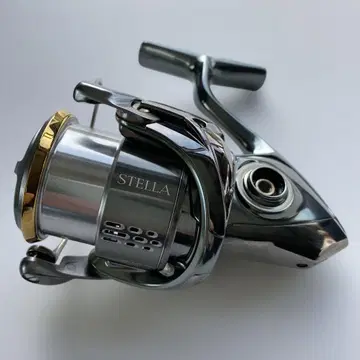 새상품 STELLA 2500S 스피닝 릴