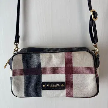 [ 새상품급 ] BLUE LABEL 체크 무늬 숄더백